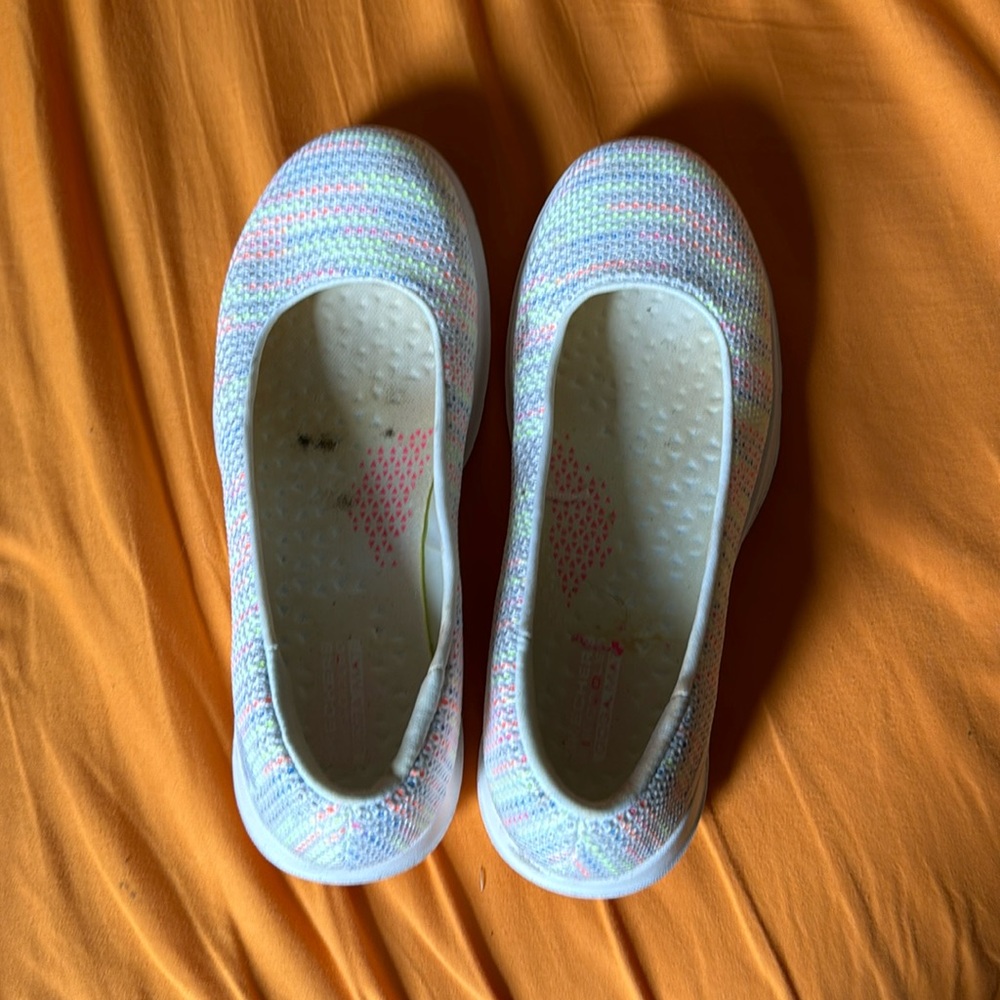 Very very cute Skechers size 6.5